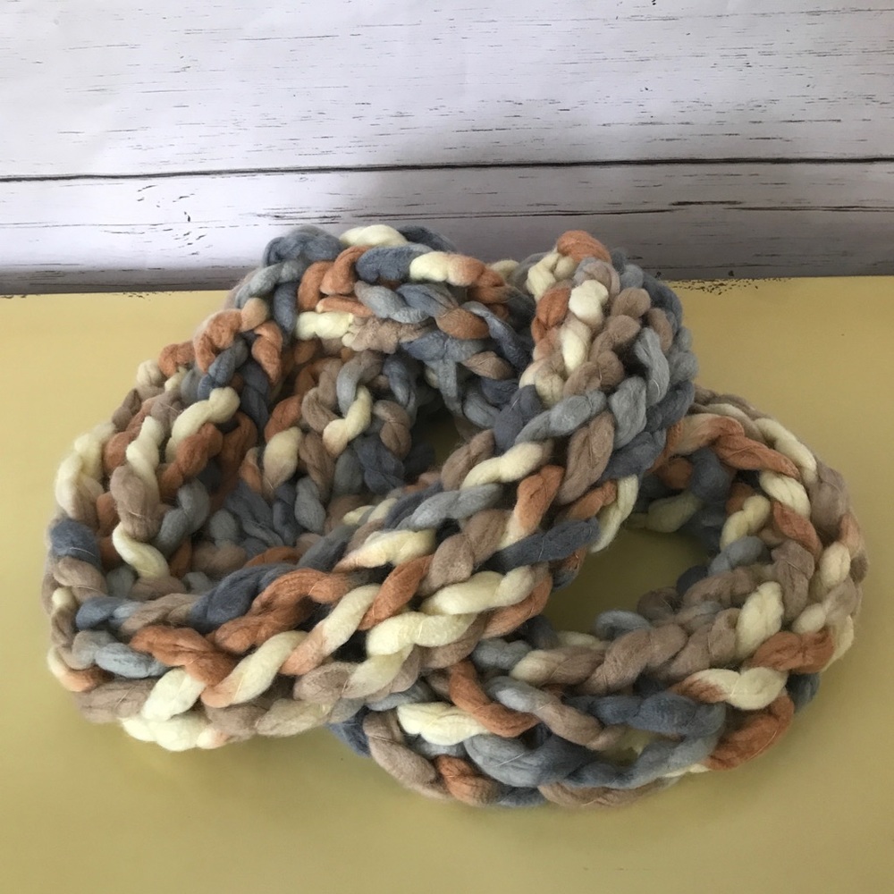 Handknit Infinity Scarf stone - Picture 2 of 4